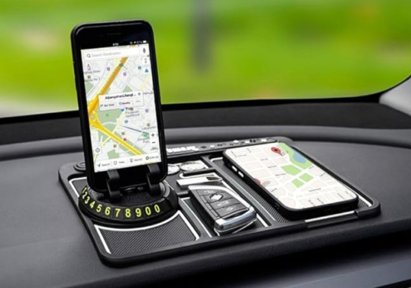 Sounce Anti-Slip Car Dashboard Mat with Phone Holder & Aromatherapy